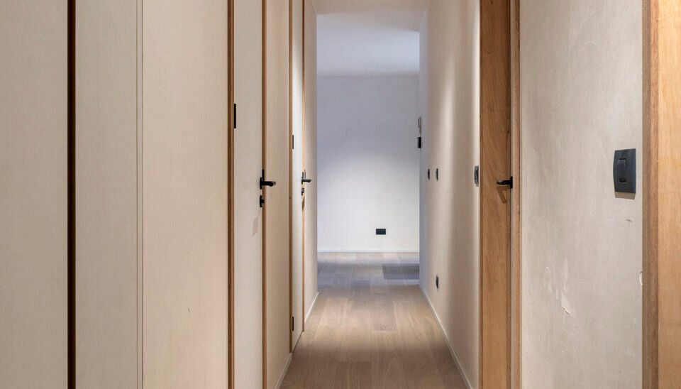 Nieuwbouwappartement met zuidgericht terras in hartje Sint-Denijs-Westrem  
Dit modern nieuwbouwappartement is ideaal gelegen in het centrum van Sint-Denijs-Westrem, in de Sint-Dionysiusstraat, op wandelafstand van winkels, scholen en openbaar vervoer.
 
