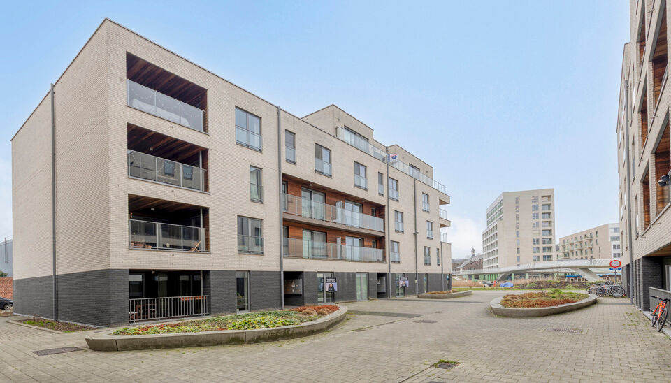 Gelijkvloers appartement met ruim overdekt terras, kelderberging en optionele staanplaats in Ledeberg&nbsp;

In de Jenny Tanghestraat 7 bus 001 te 9050 Ledeberg bevindt zich dit aangename gelijkvloerse appartement dat comfort en functionaliteit perfect combin