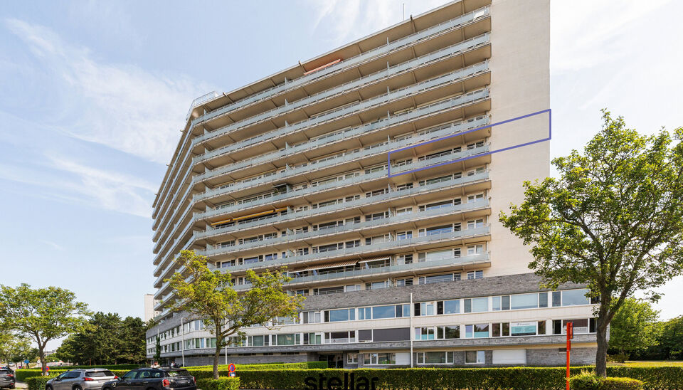 Zeer ruim appartement met 4 slaapkamers en adembenemend zicht &ndash; Gent

Op zoek naar ruimte, comfort &eacute;n uitzicht? Dan mag u dit appartement niet missen!

Gelegen op de zesde verdieping, biedt dit lichtrijke appartement een verrassend mooi zicht over Gent