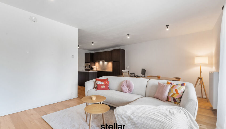 Ruim 1-slaapkamerappartement met terras in Ename

Op zoek naar een ruim en comfortabel appartement op een aangename locatie? Dit verzorgde 1-slaapkamerappartement in Ename biedt een mooie combinatie van ruimte, comfort en een praktische indeling.

Het app