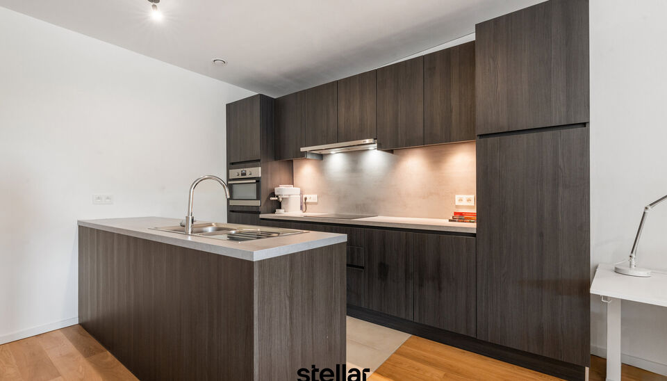 Ruim 1-slaapkamerappartement met terras in Ename

Op zoek naar een ruim en comfortabel appartement op een aangename locatie? Dit verzorgde 1-slaapkamerappartement in Ename biedt een mooie combinatie van ruimte, comfort en een praktische indeling.

Het app