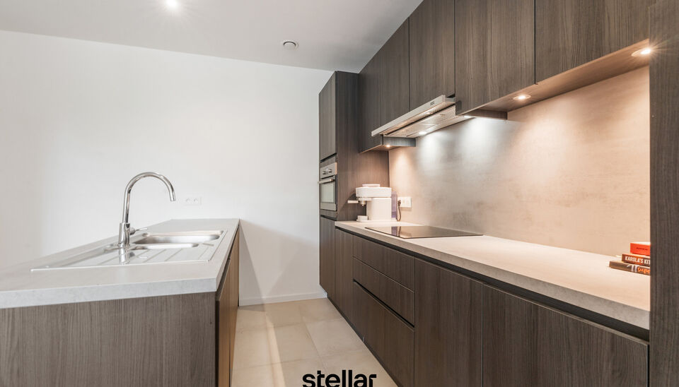 Ruim 1-slaapkamerappartement met terras in Ename

Op zoek naar een ruim en comfortabel appartement op een aangename locatie? Dit verzorgde 1-slaapkamerappartement in Ename biedt een mooie combinatie van ruimte, comfort en een praktische indeling.

Het app