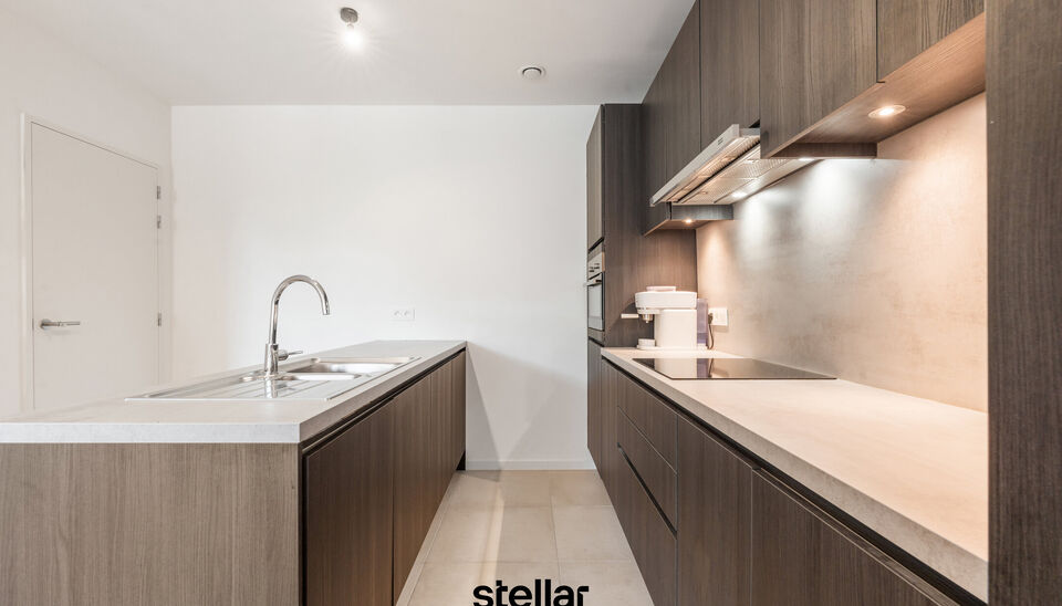 Ruim 1-slaapkamerappartement met terras in Ename

Op zoek naar een ruim en comfortabel appartement op een aangename locatie? Dit verzorgde 1-slaapkamerappartement in Ename biedt een mooie combinatie van ruimte, comfort en een praktische indeling.

Het app