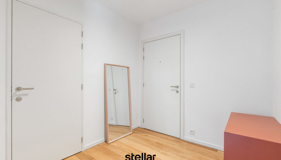 Ruim 1-slaapkamerappartement met terras in Ename

Op zoek naar een ruim en comfortabel appartement op een aangename locatie? Dit verzorgde 1-slaapkamerappartement in Ename biedt een mooie combinatie van ruimte, comfort en een praktische indeling.

Het app