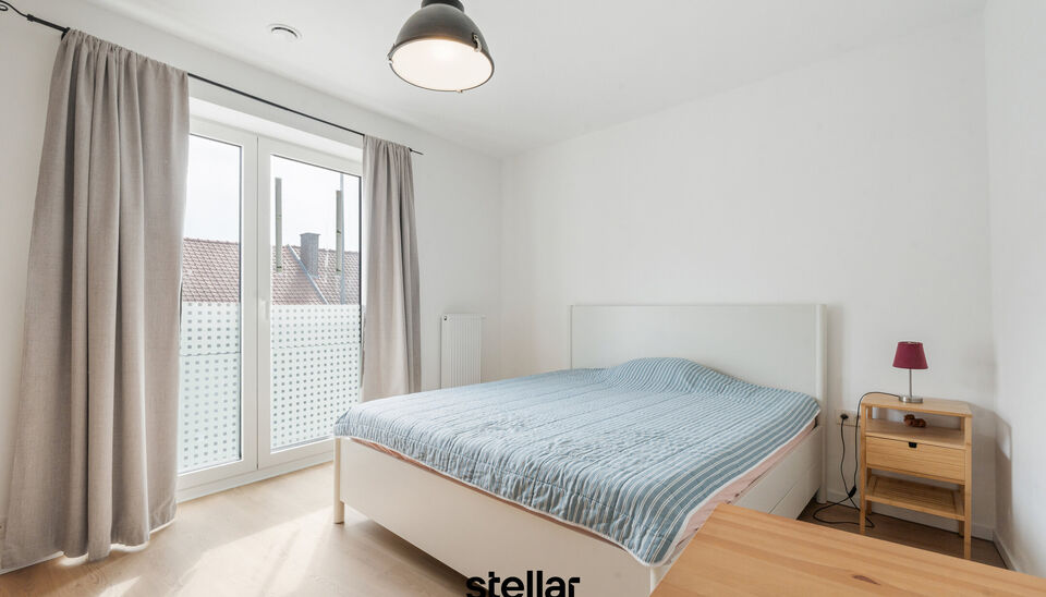 Ruim 1-slaapkamerappartement met terras in Ename

Op zoek naar een ruim en comfortabel appartement op een aangename locatie? Dit verzorgde 1-slaapkamerappartement in Ename biedt een mooie combinatie van ruimte, comfort en een praktische indeling.

Het app
