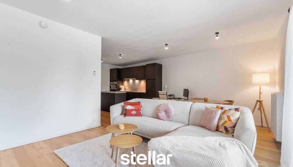 Ruim 1-slaapkamerappartement met terras in Ename

Op zoek naar een ruim en comfortabel appartement op een aangename locatie? Dit verzorgde 1-slaapkamerappartement in Ename biedt een mooie combinatie van ruimte, comfort en een praktische indeling.

Het app