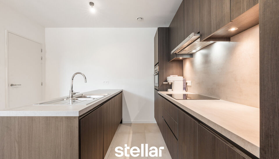 Ruim 1-slaapkamerappartement met terras in Ename

Op zoek naar een ruim en comfortabel appartement op een aangename locatie? Dit verzorgde 1-slaapkamerappartement in Ename biedt een mooie combinatie van ruimte, comfort en een praktische indeling.

Het app