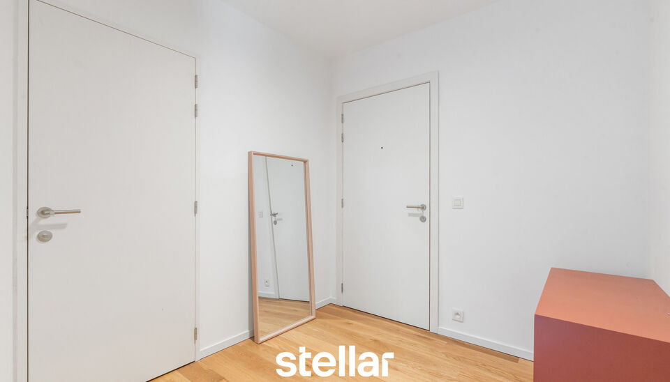 Ruim 1-slaapkamerappartement met terras in Ename

Op zoek naar een ruim en comfortabel appartement op een aangename locatie? Dit verzorgde 1-slaapkamerappartement in Ename biedt een mooie combinatie van ruimte, comfort en een praktische indeling.

Het app