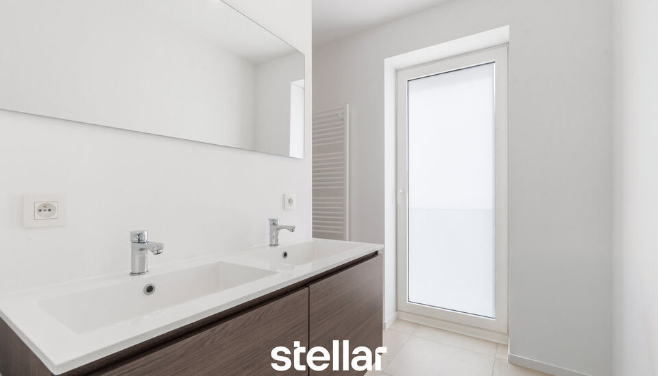 Ruim 1-slaapkamerappartement met terras in Ename

Op zoek naar een ruim en comfortabel appartement op een aangename locatie? Dit verzorgde 1-slaapkamerappartement in Ename biedt een mooie combinatie van ruimte, comfort en een praktische indeling.

Het app