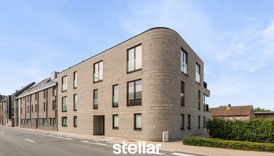 Ruim 1-slaapkamerappartement met terras in Ename

Op zoek naar een ruim en comfortabel appartement op een aangename locatie? Dit verzorgde 1-slaapkamerappartement in Ename biedt een mooie combinatie van ruimte, comfort en een praktische indeling.

Het app