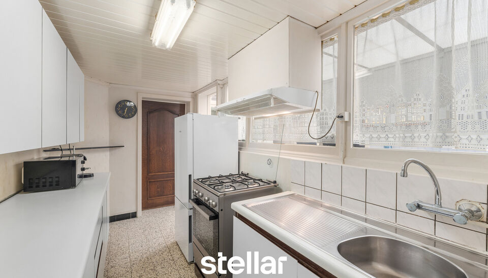 Ruime rijwoning met tuin in Wondelgem

Deze ruime rijwoning, gelegen in de Sint-Markoenstraat 9 te Wondelgem, biedt heel wat potentieel en is ideaal voor wie op zoek is naar een aangename gezinswoning met voldoende ruimte en uitbreidingsmogelijkheden.

Bi