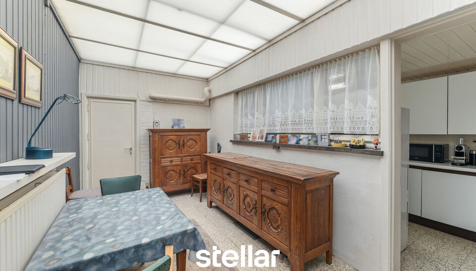 Ruime rijwoning met tuin in Wondelgem

Deze ruime rijwoning, gelegen in de Sint-Markoenstraat 9 te Wondelgem, biedt heel wat potentieel en is ideaal voor wie op zoek is naar een aangename gezinswoning met voldoende ruimte en uitbreidingsmogelijkheden.

Bi