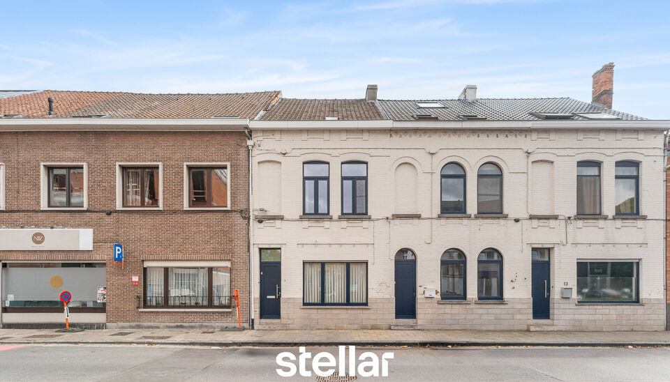Ruime rijwoning met tuin in Wondelgem

Deze ruime rijwoning, gelegen in de Sint-Markoenstraat 9 te Wondelgem, biedt heel wat potentieel en is ideaal voor wie op zoek is naar een aangename gezinswoning met voldoende ruimte en uitbreidingsmogelijkheden.

Bi