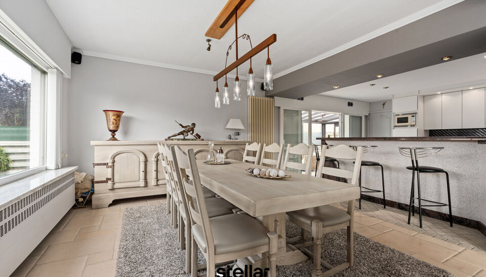 Ruime gezinswoning met 5 slaapkamers op rustige ligging in Nazareth! 🏡

Op een rustige locatie in de Sterrenbosstraat 15 te Nazareth vindt u deze ruime gezinswoning met maar liefst 5 slaapkamers, een gezellige tuin en een afzonderlijke garage.

De woni