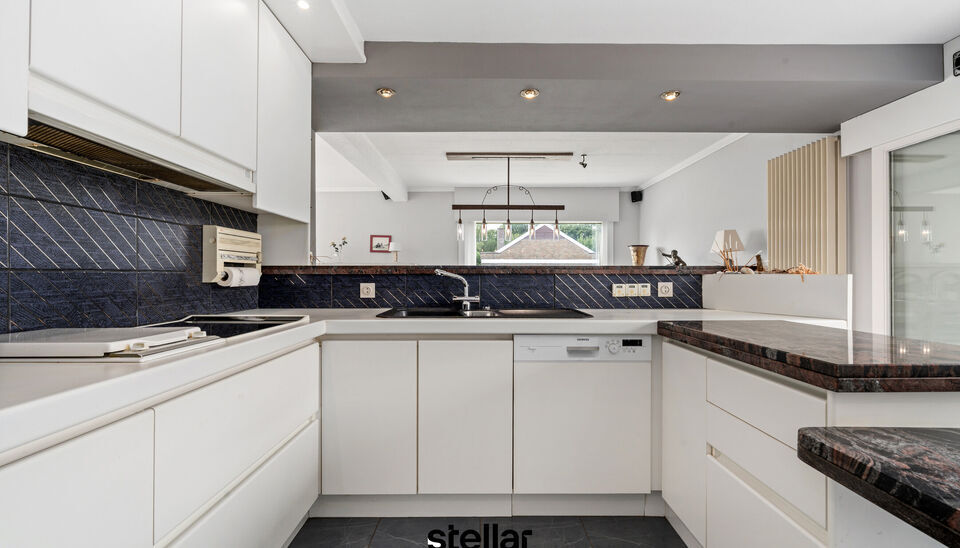 Ruime gezinswoning met 5 slaapkamers op rustige ligging in Nazareth! 🏡

Op een rustige locatie in de Sterrenbosstraat 15 te Nazareth vindt u deze ruime gezinswoning met maar liefst 5 slaapkamers, een gezellige tuin en een afzonderlijke garage.

De woni