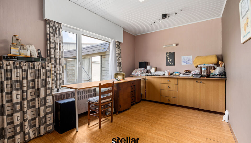 Ruime gezinswoning met 5 slaapkamers op rustige ligging in Nazareth! 🏡

Op een rustige locatie in de Sterrenbosstraat 15 te Nazareth vindt u deze ruime gezinswoning met maar liefst 5 slaapkamers, een gezellige tuin en een afzonderlijke garage.

De woni
